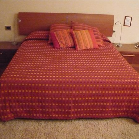 Hotel Le Moran Cusago Quarto foto